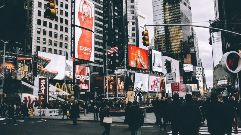 Nowoczesna reklama: jak technologia zmienia oblicze marketingu