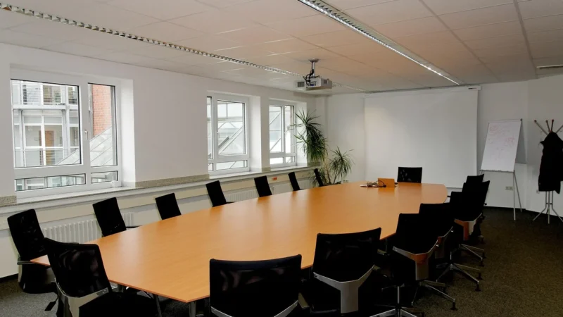 Nowoczesny sprzęt konferencyjny – klucz do efektywnej komunikacji